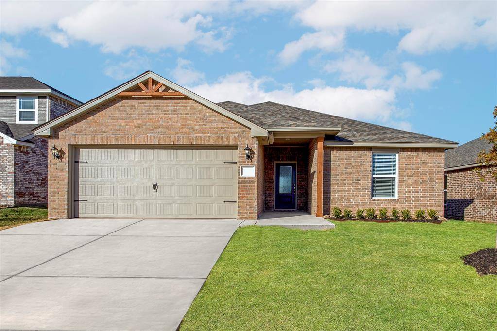 1906 Palmatum RD, El Reno, OK 73036