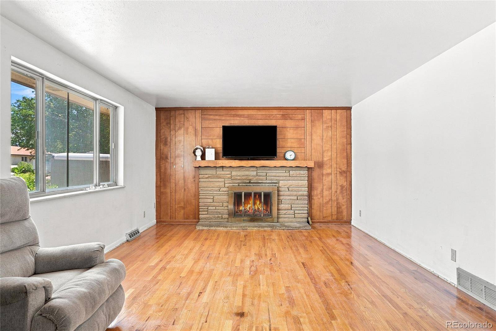 1567 S Dover CT, Denver, CO 80232