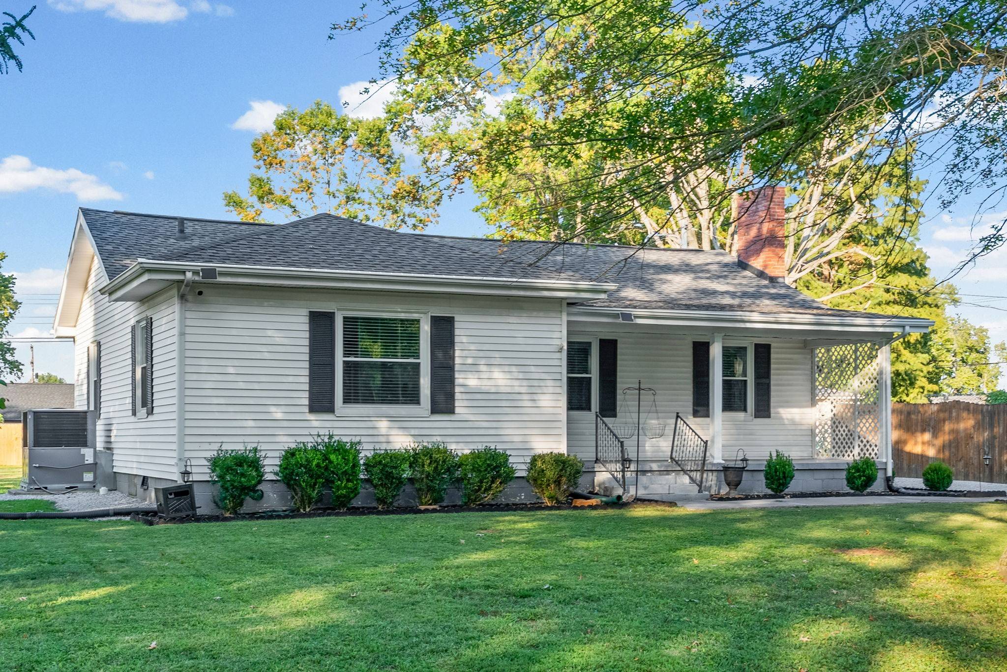 1710 Parkview Dr, Hopkinsville, KY 42240