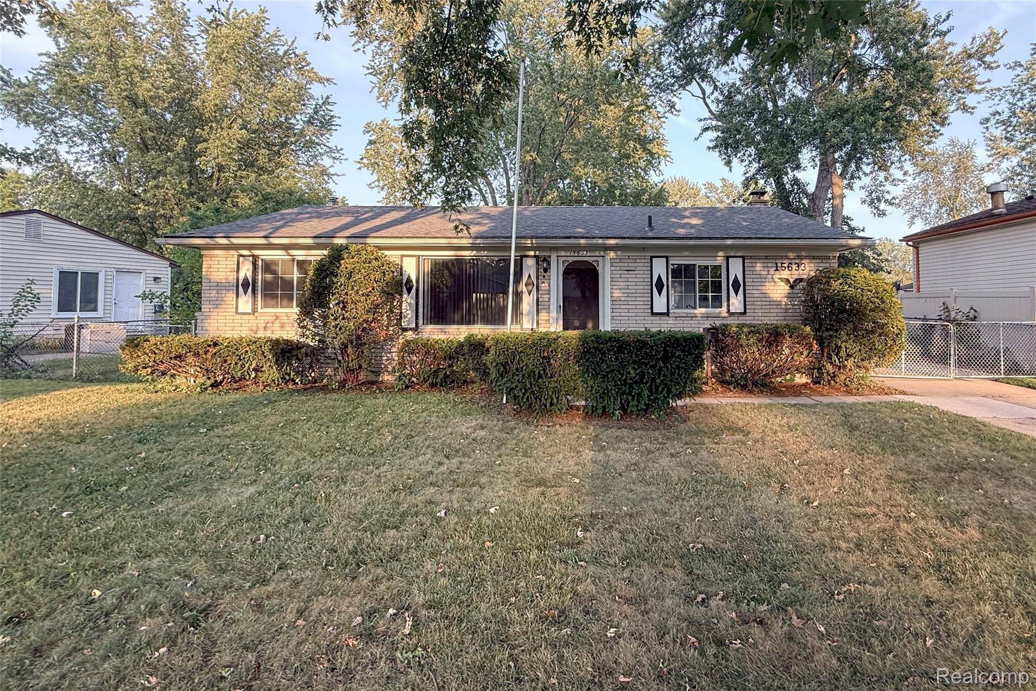 15633 Harriet ST, Romulus, MI 48174