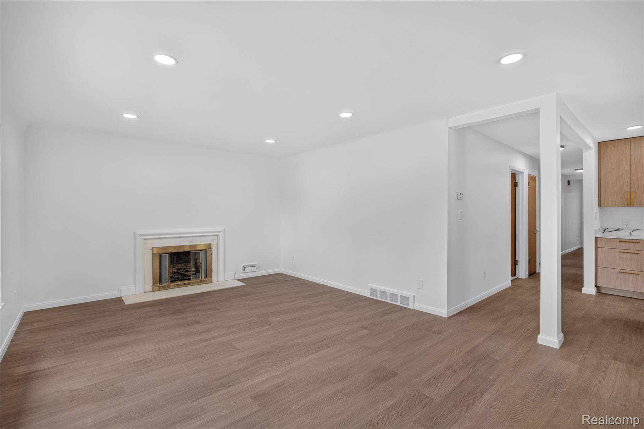 24091 Eastwood ST, Oak Park, MI 48237