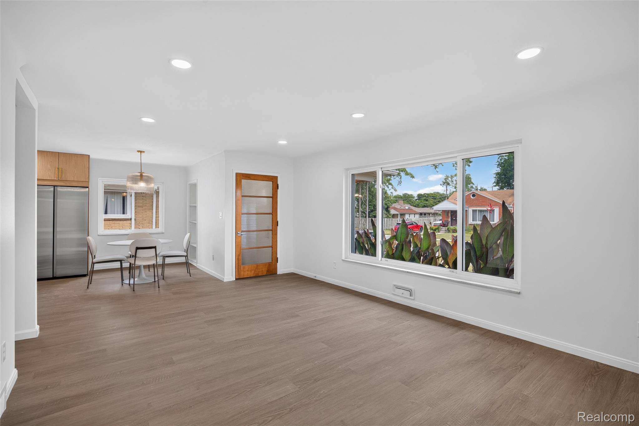 24091 Eastwood ST, Oak Park, MI 48237