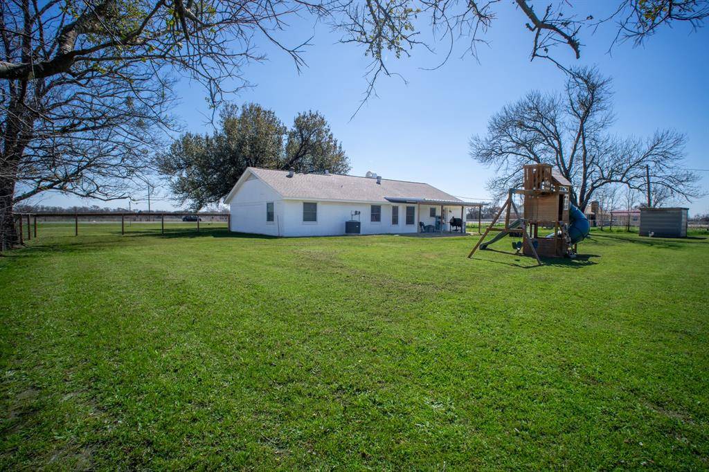 1916 S Hwy 14, Groesbeck, TX 76642