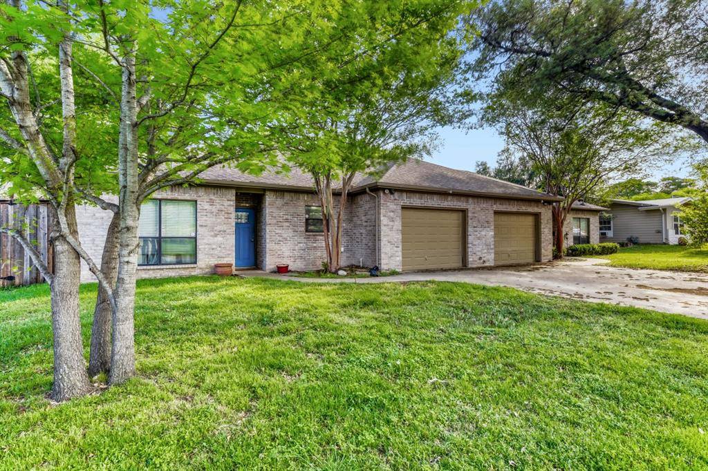 6525 Greenway Road, Fort Worth, TX 76116