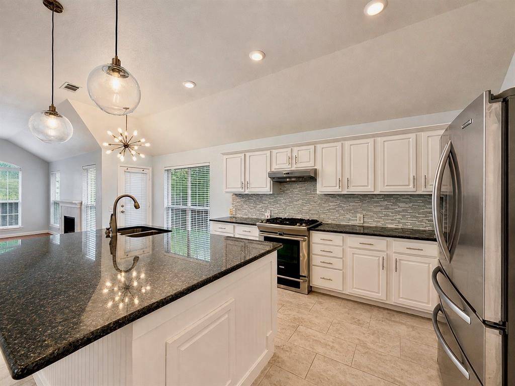 6701 Candlecreek Lane, Plano, TX 75024