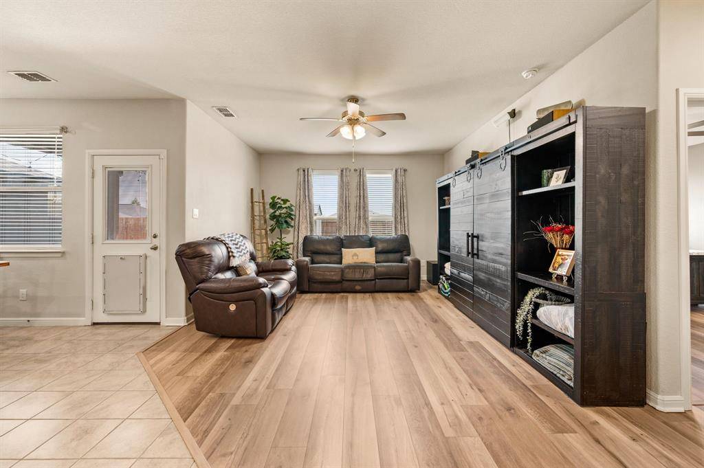 1132 Blooming Prairie Trail, Fort Worth, TX 76177