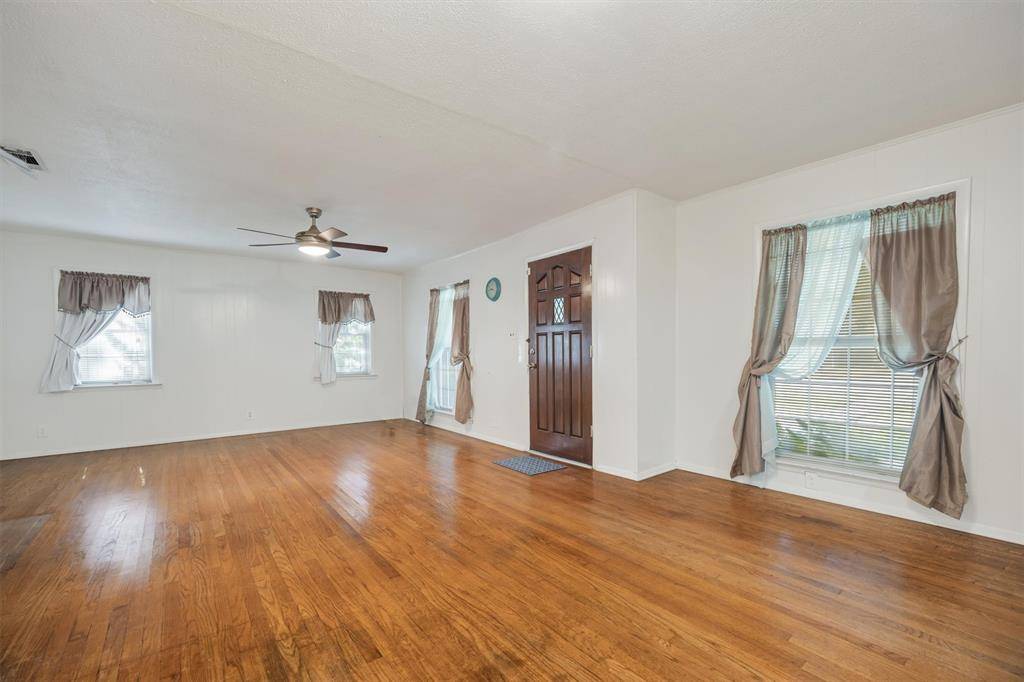 204 W 7th Street, Irving, TX 75060