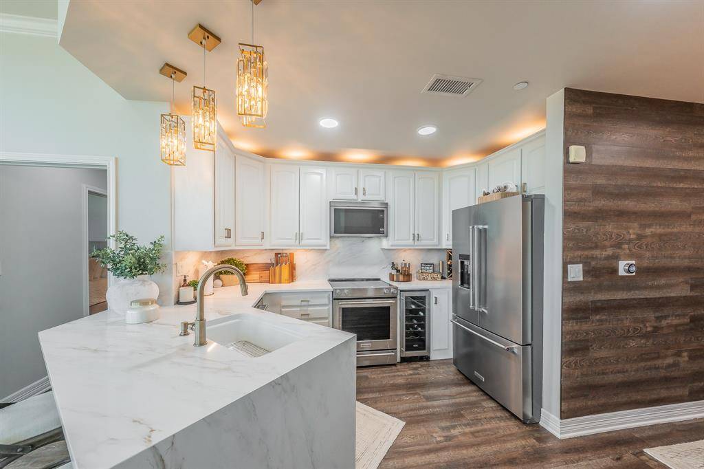 500 Throckmorton Street #1406, Fort Worth, TX 76102