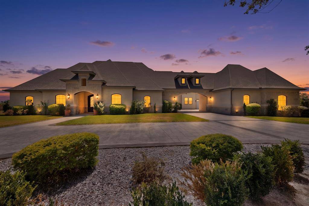 2055 Parkview Drive, Wills Point, TX 75169