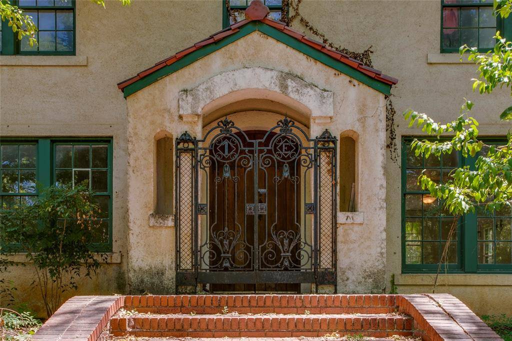 514 S Ravinia Drive, Dallas, TX 75211