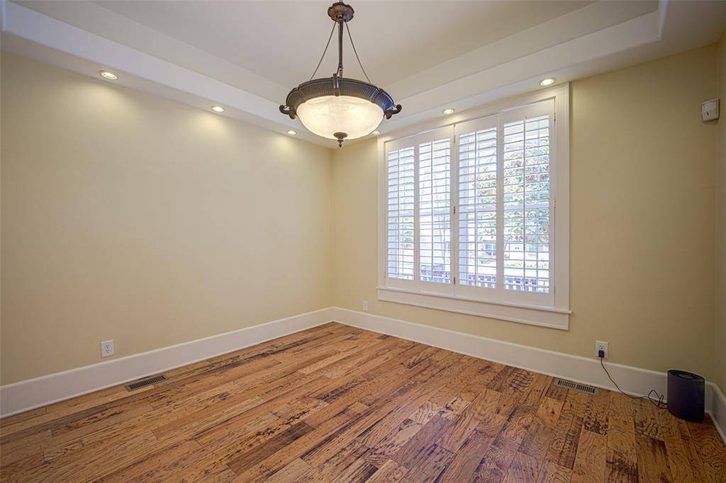 807 Barnes Street, Mckinney, TX 75069