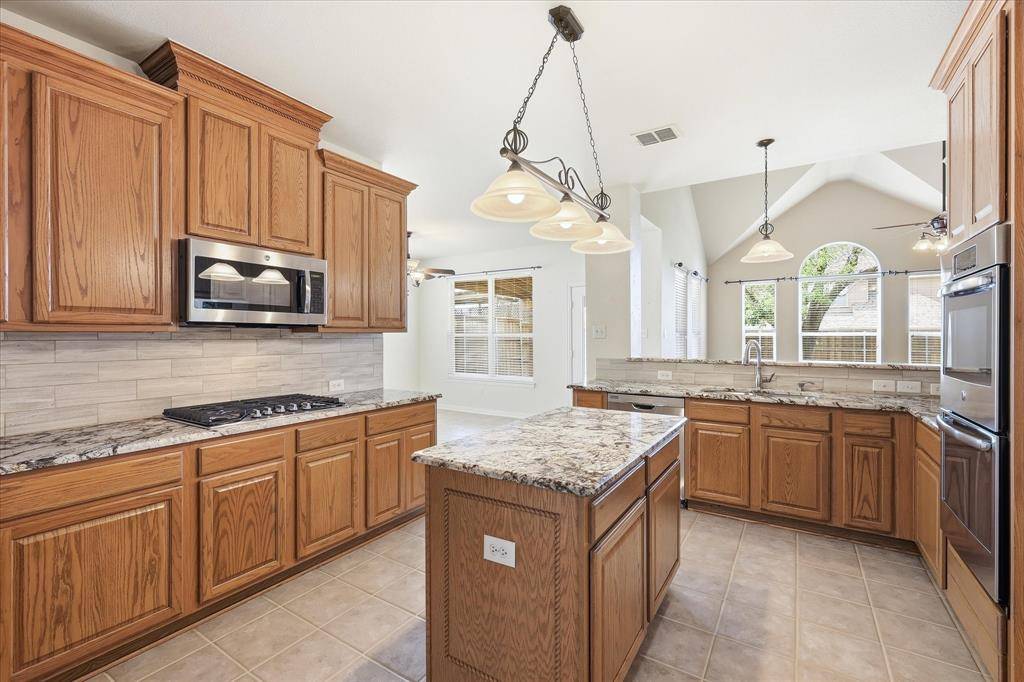 1401 Big Falls Drive, Flower Mound, TX 75028