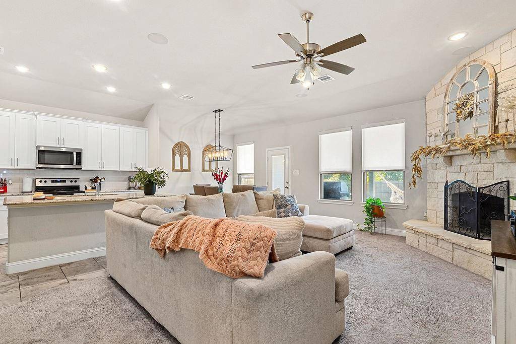 732 Vaquero Street, White Settlement, TX 76108