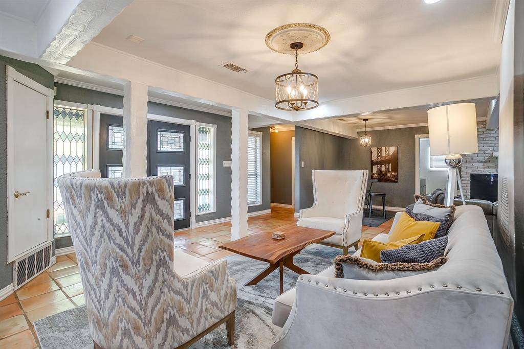 5315 Meadowbrook Drive, Fort Worth, TX 76112