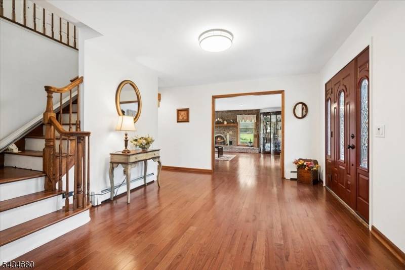 5 Glen Ridge Dr, Washington Twp., NJ 07853