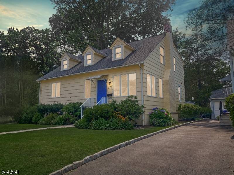 121 Columbia Ave, Cranford Twp., NJ 07016