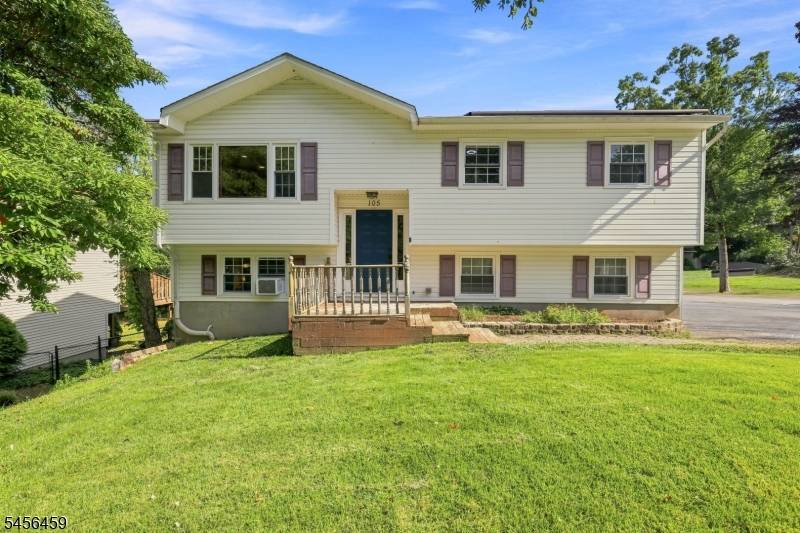105 Leland Trl, Hopatcong Boro, NJ 07843