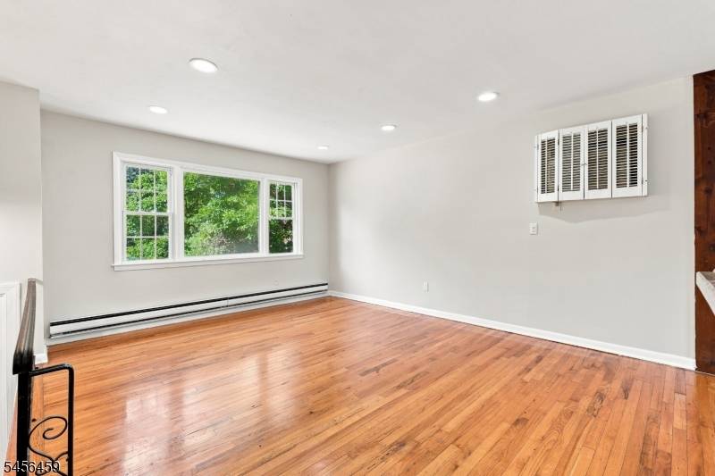 105 Leland Trl, Hopatcong Boro, NJ 07843