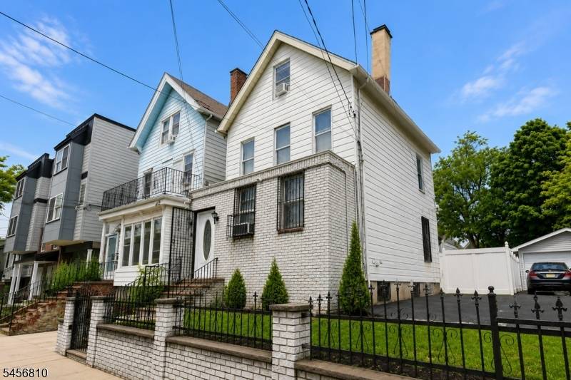 55 Winthrop St, Newark City, NJ 07104