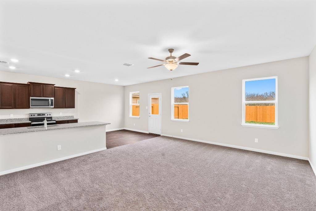 719 Wonderland TRL, New Braunfels, TX 78132