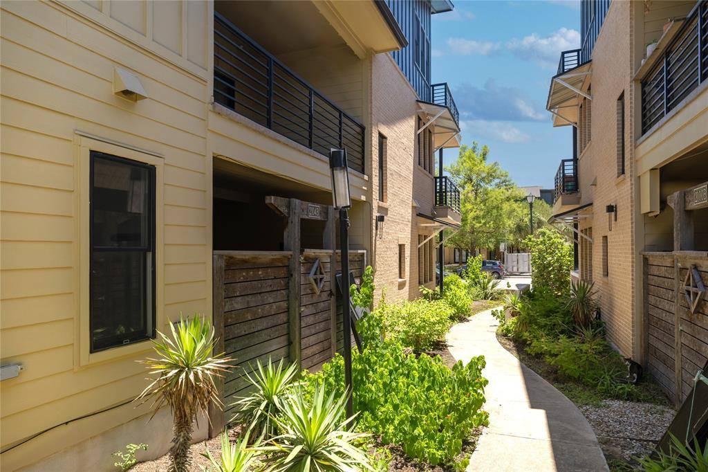 2104 Robert Browning ST #B, Austin, TX 78723