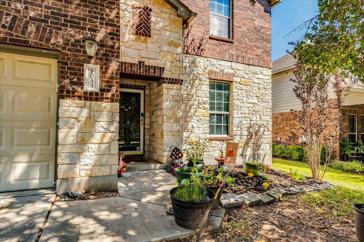 1054 Clark Brothers DR, Buda, TX 78610