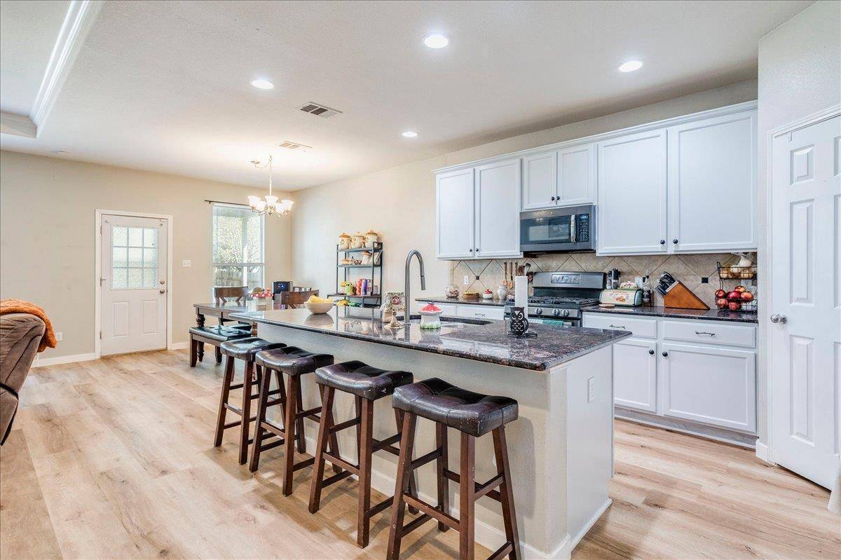 1054 Clark Brothers DR, Buda, TX 78610