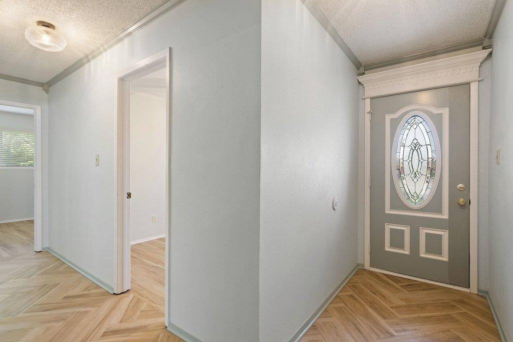 704 Brookwood CIR, Taylor, TX 76574