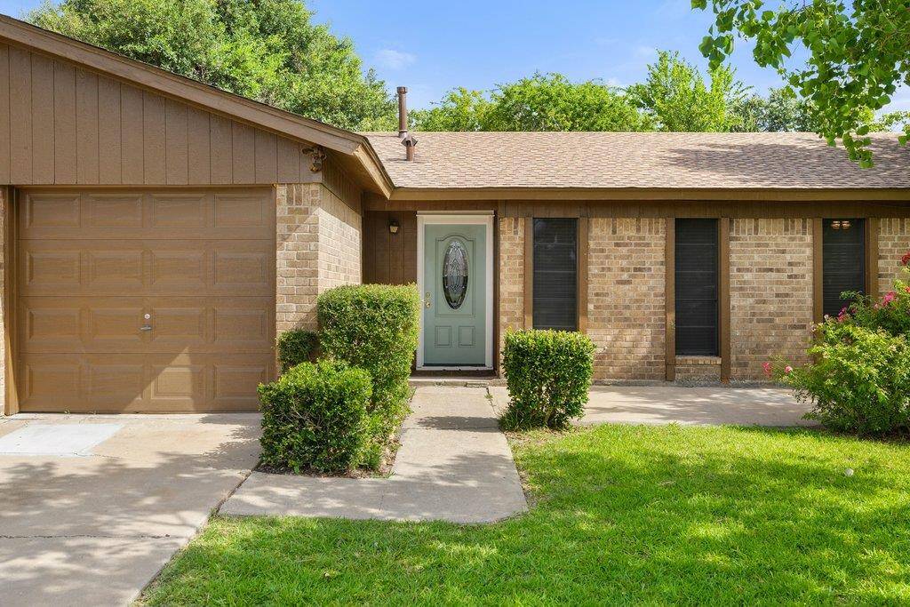704 Brookwood CIR, Taylor, TX 76574