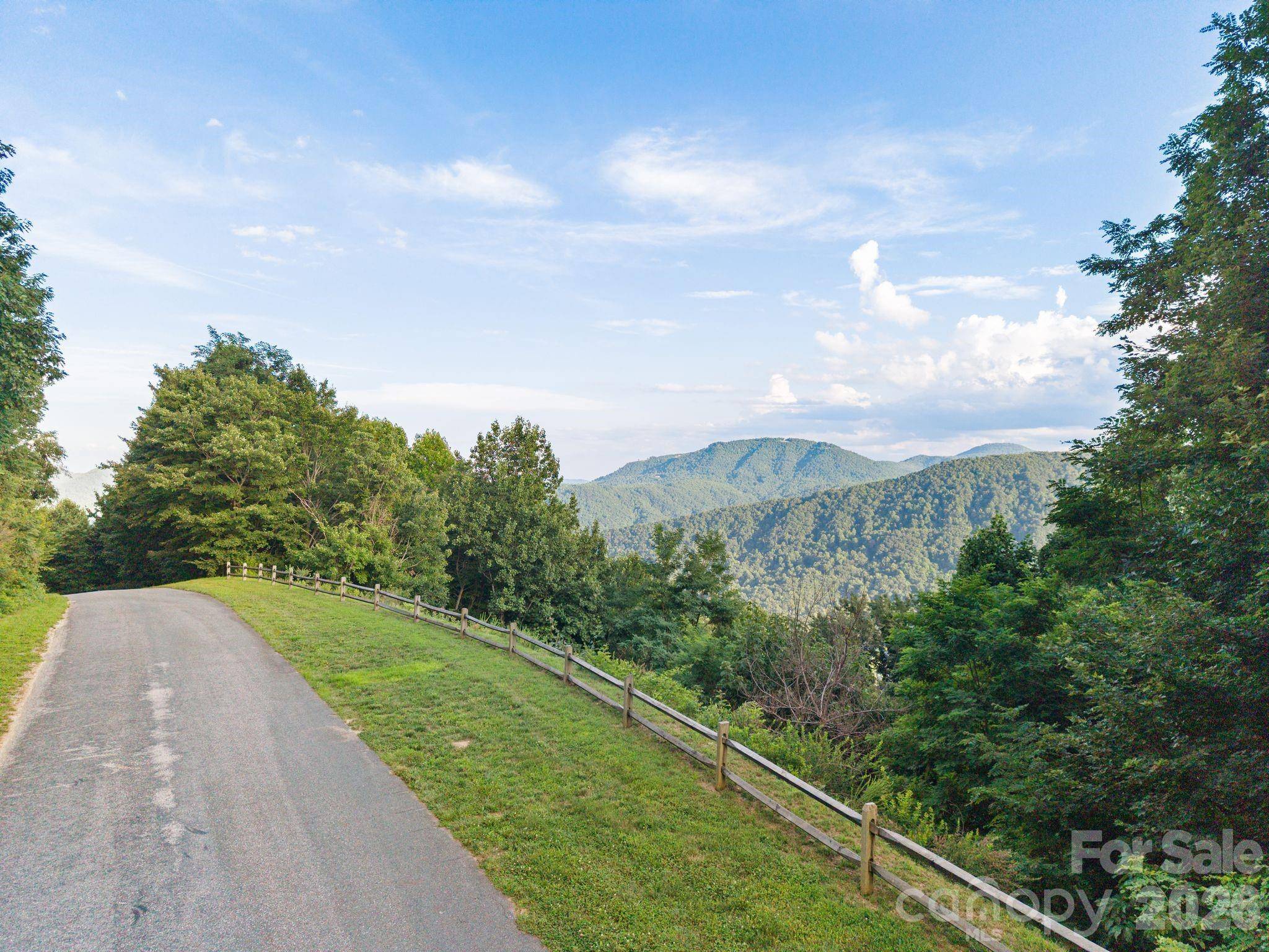 1915 Creston DR, Black Mountain, NC 28711