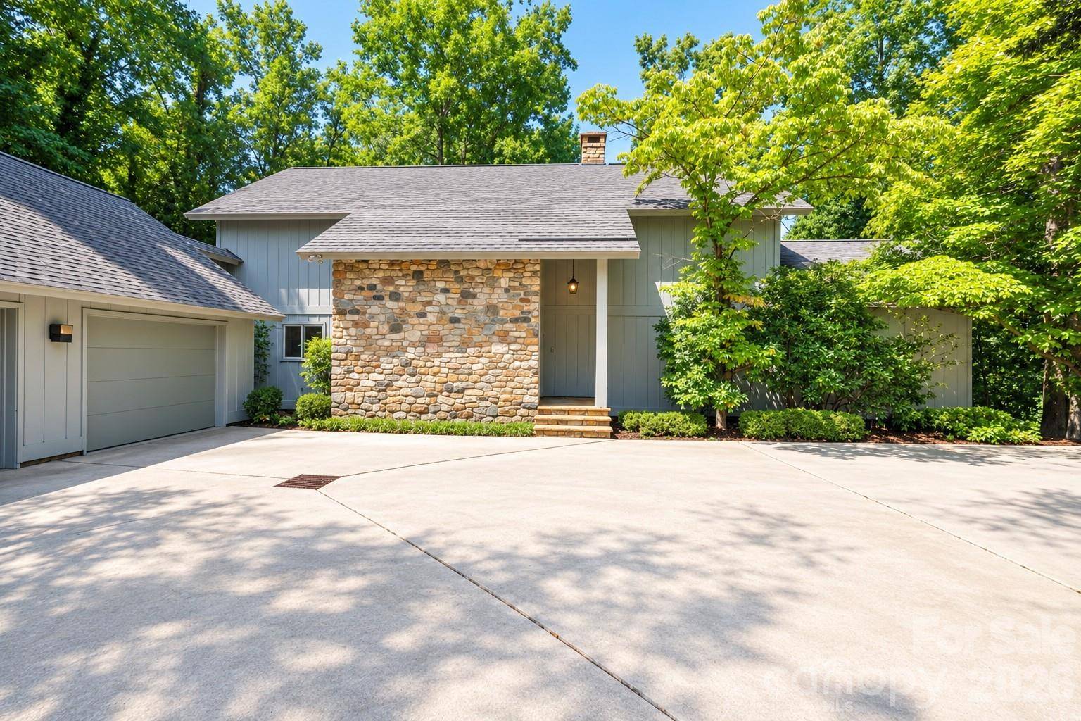 955 19th AVE NW, Hickory, NC 28601