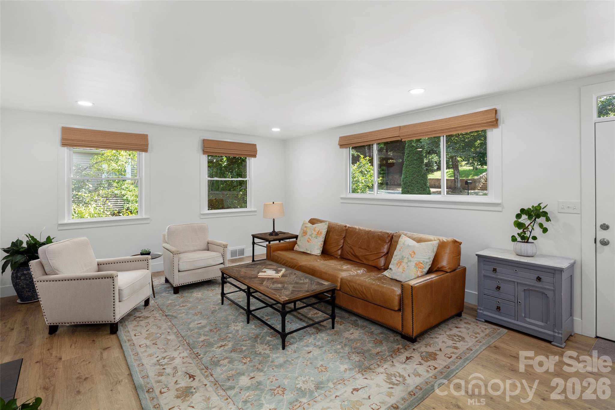 33 Maywood RD, Asheville, NC 28804