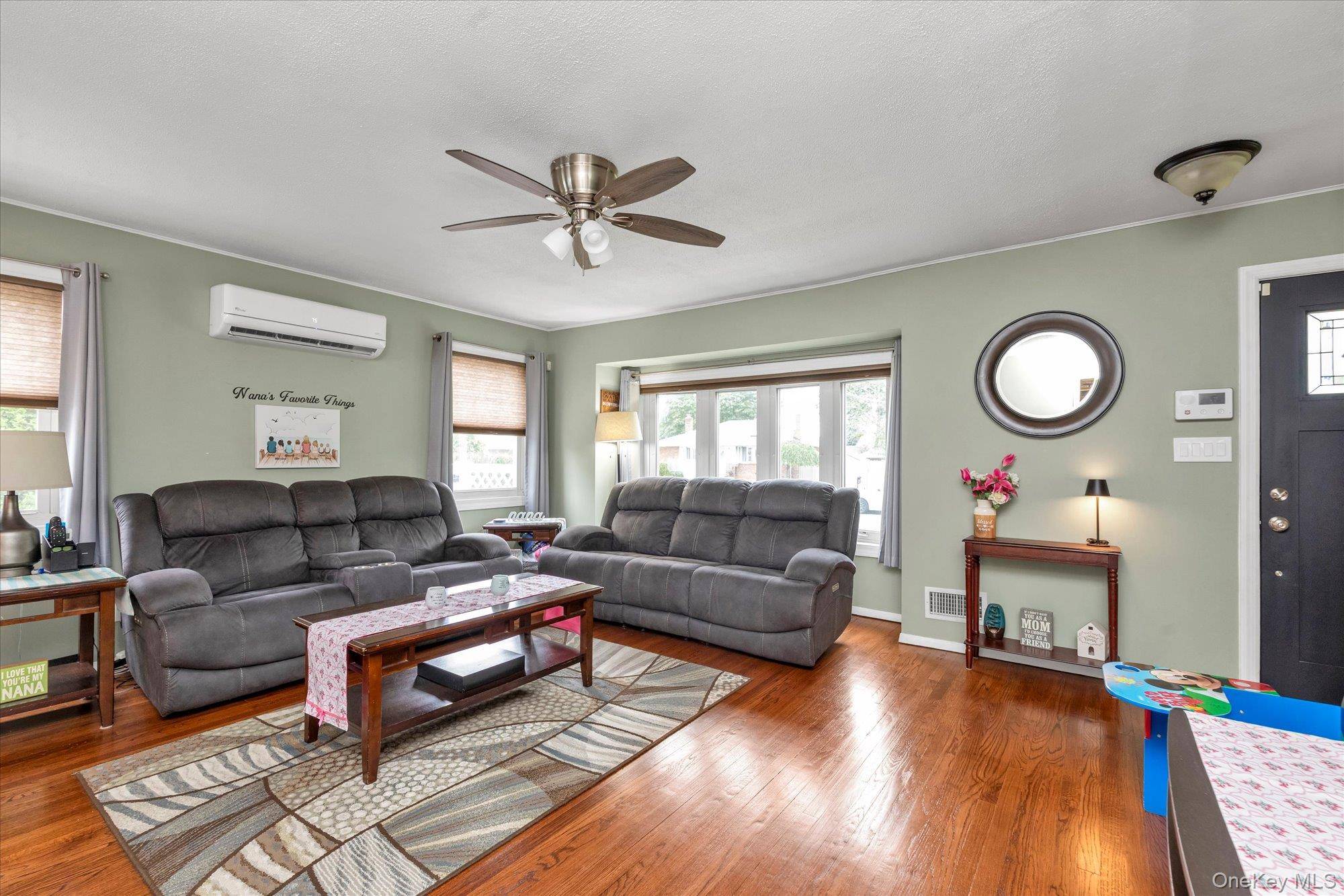 3917 Miller PL, Levittown, NY 11756