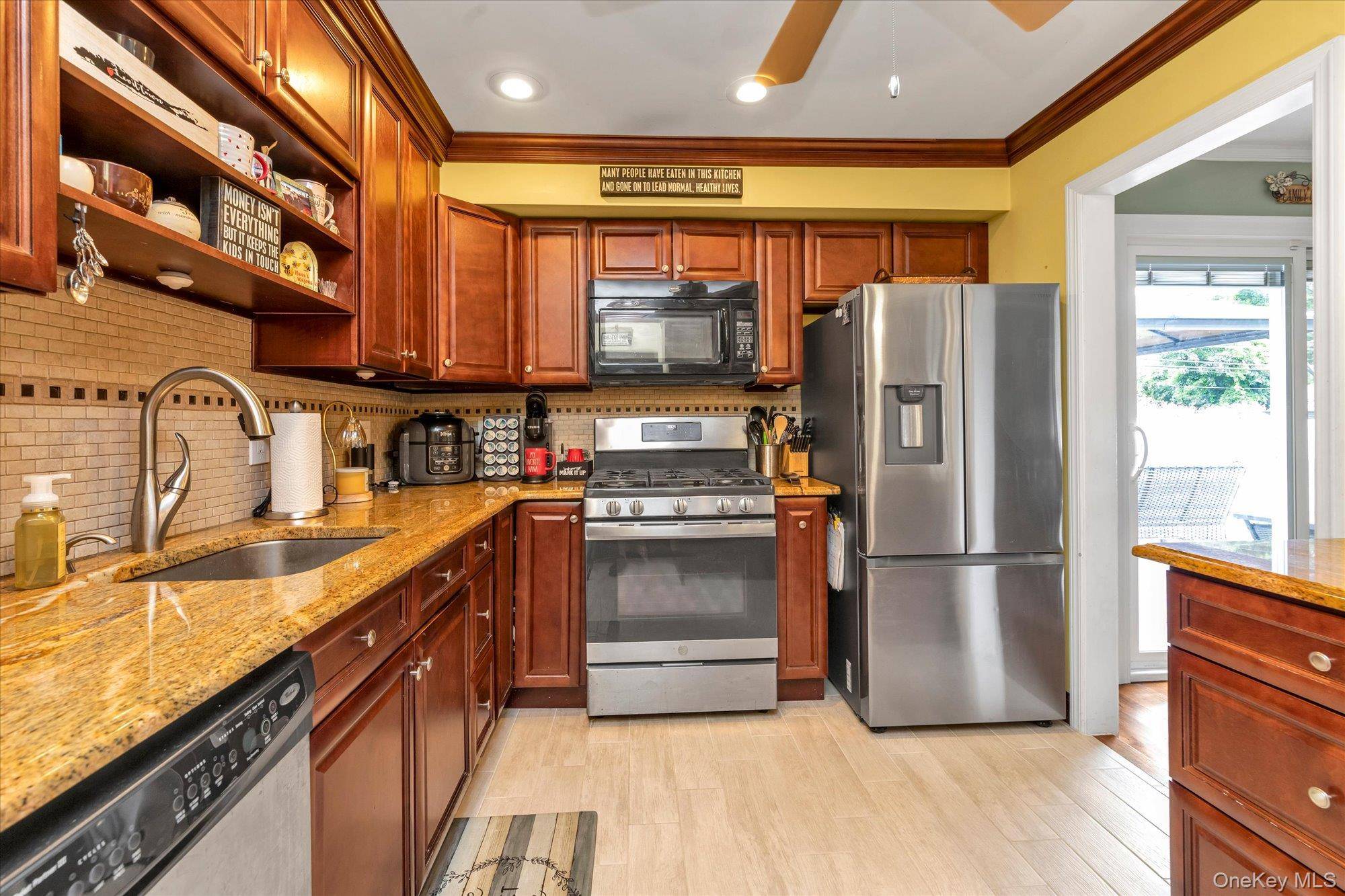 3917 Miller PL, Levittown, NY 11756