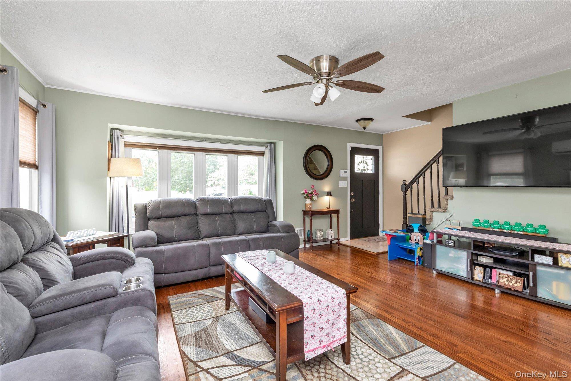 3917 Miller PL, Levittown, NY 11756