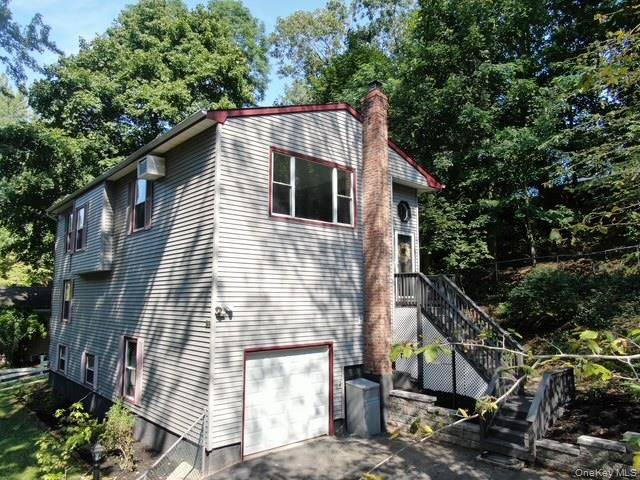 59 Woodhull Landing RD, Sound Beach, NY 11789