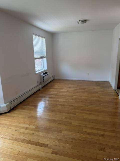 38 Knightsbridge RD #3K, Great Neck, NY 11021