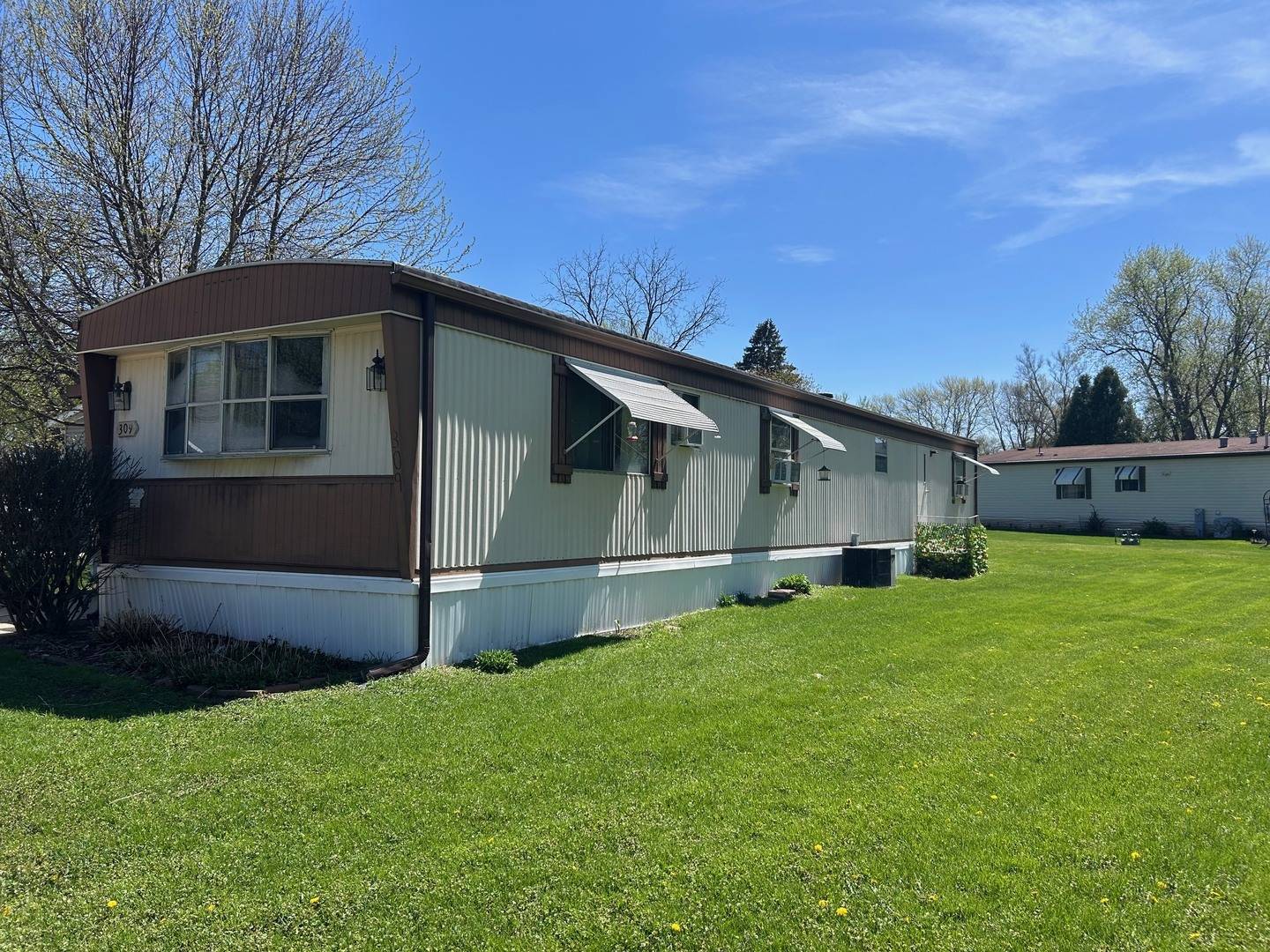 309 Lindenwood DR, Belvidere, IL 61008