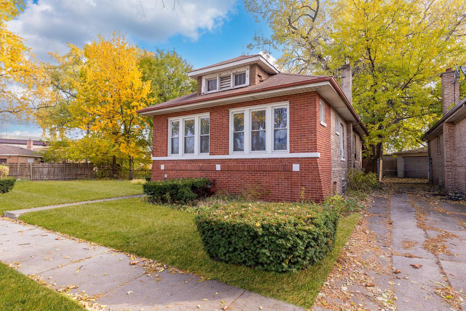 8129 S Cornell AVE, Chicago, IL 60617