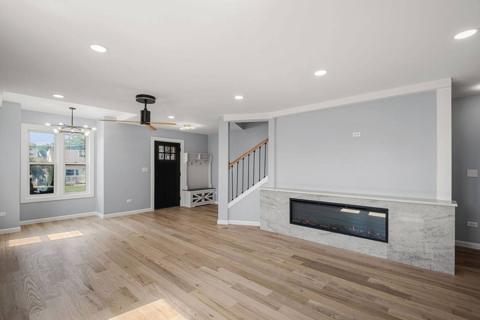 6672 W Montrose AVE, Harwood Heights, IL 60706
