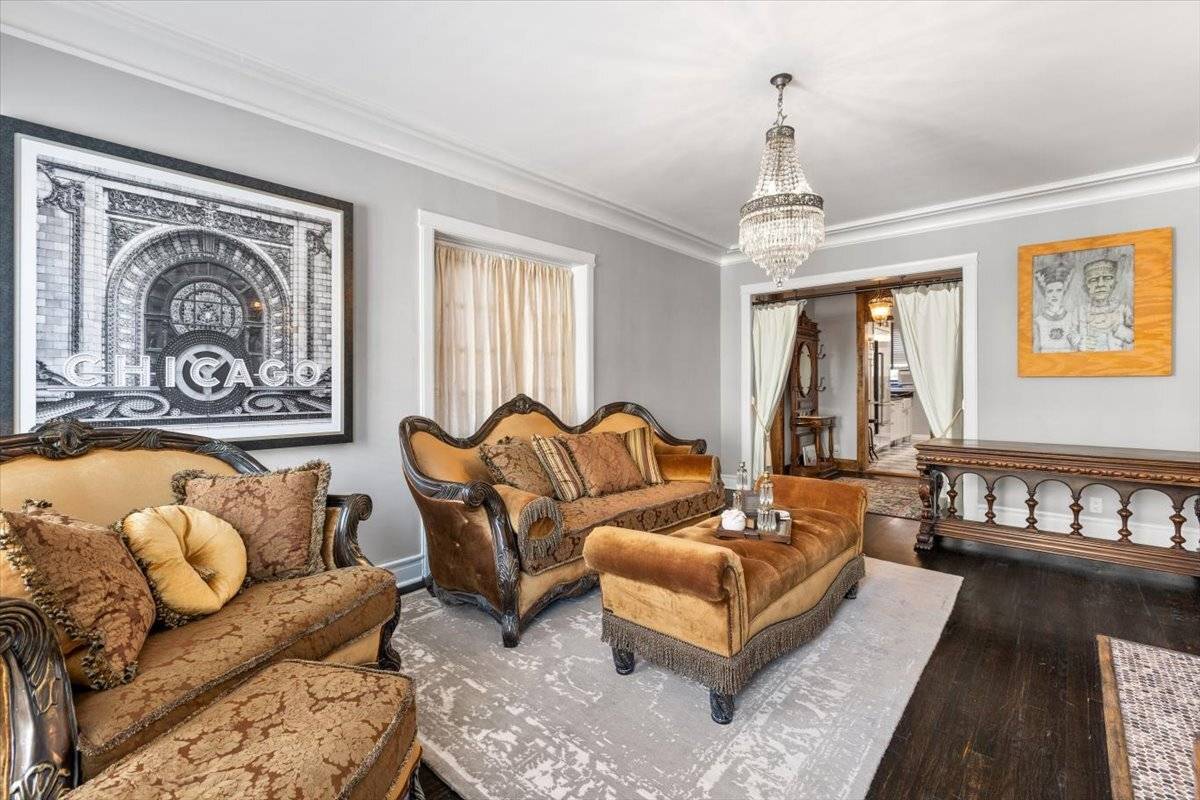 609 W ADDISON ST #2, Chicago, IL 60613