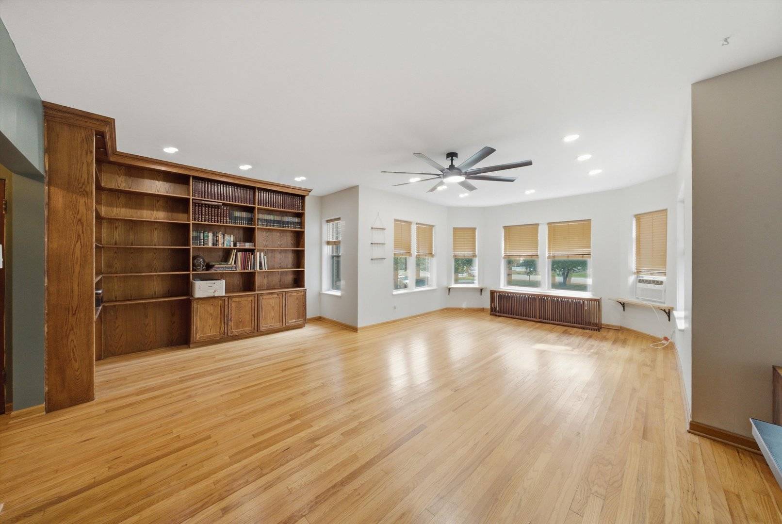 2640 W Logan BLVD #102, Chicago, IL 60647