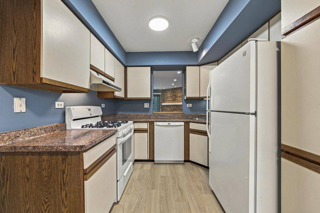 1863 W White Oak ST #1863, Arlington Heights, IL 60005