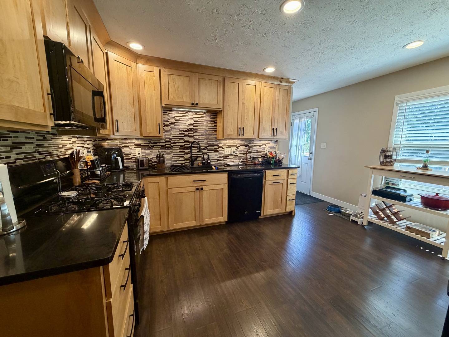 2006 Juniper LN, Bloomington, IL 61701