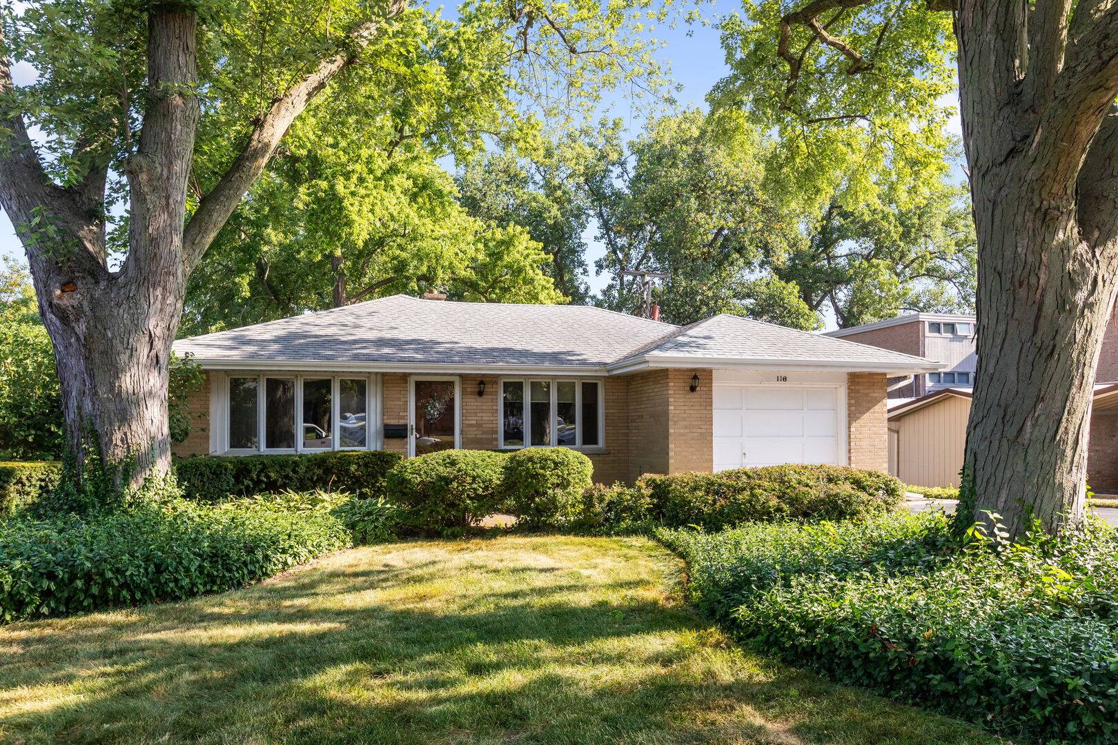 116 Sturtz ST, Barrington, IL 60010