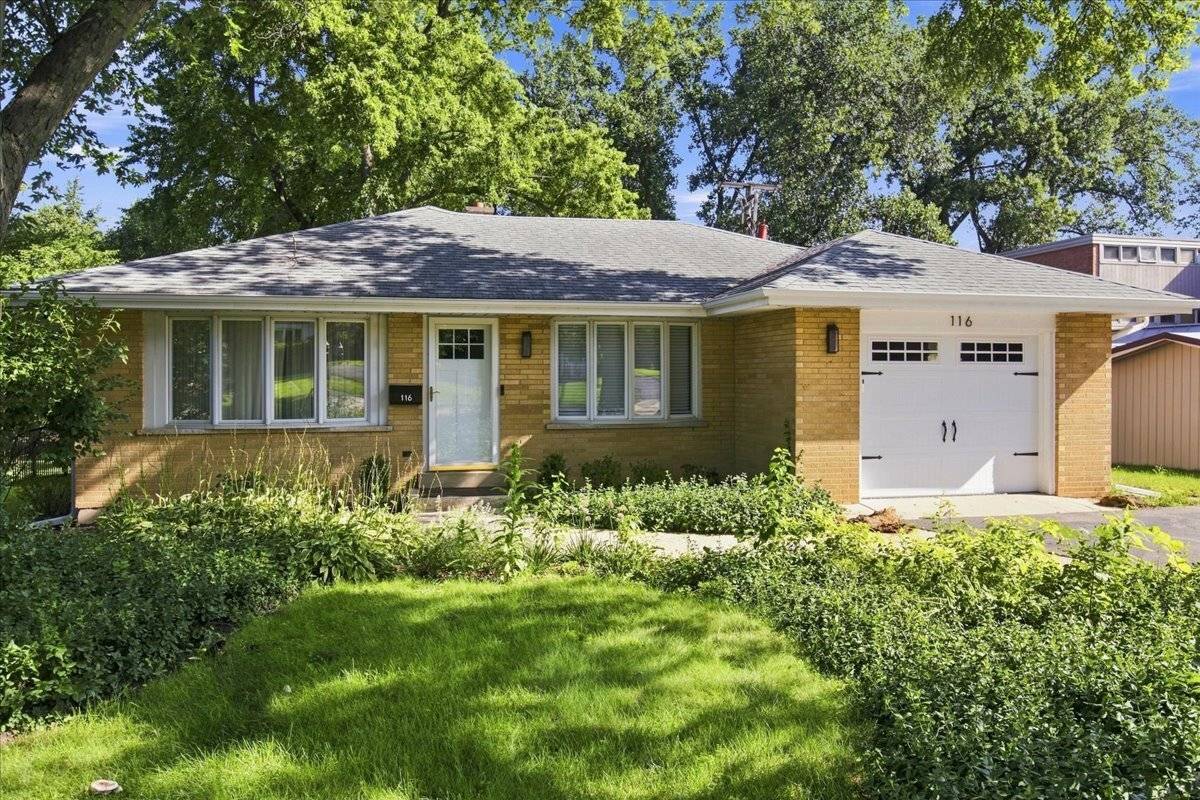 116 Sturtz ST, Barrington, IL 60010