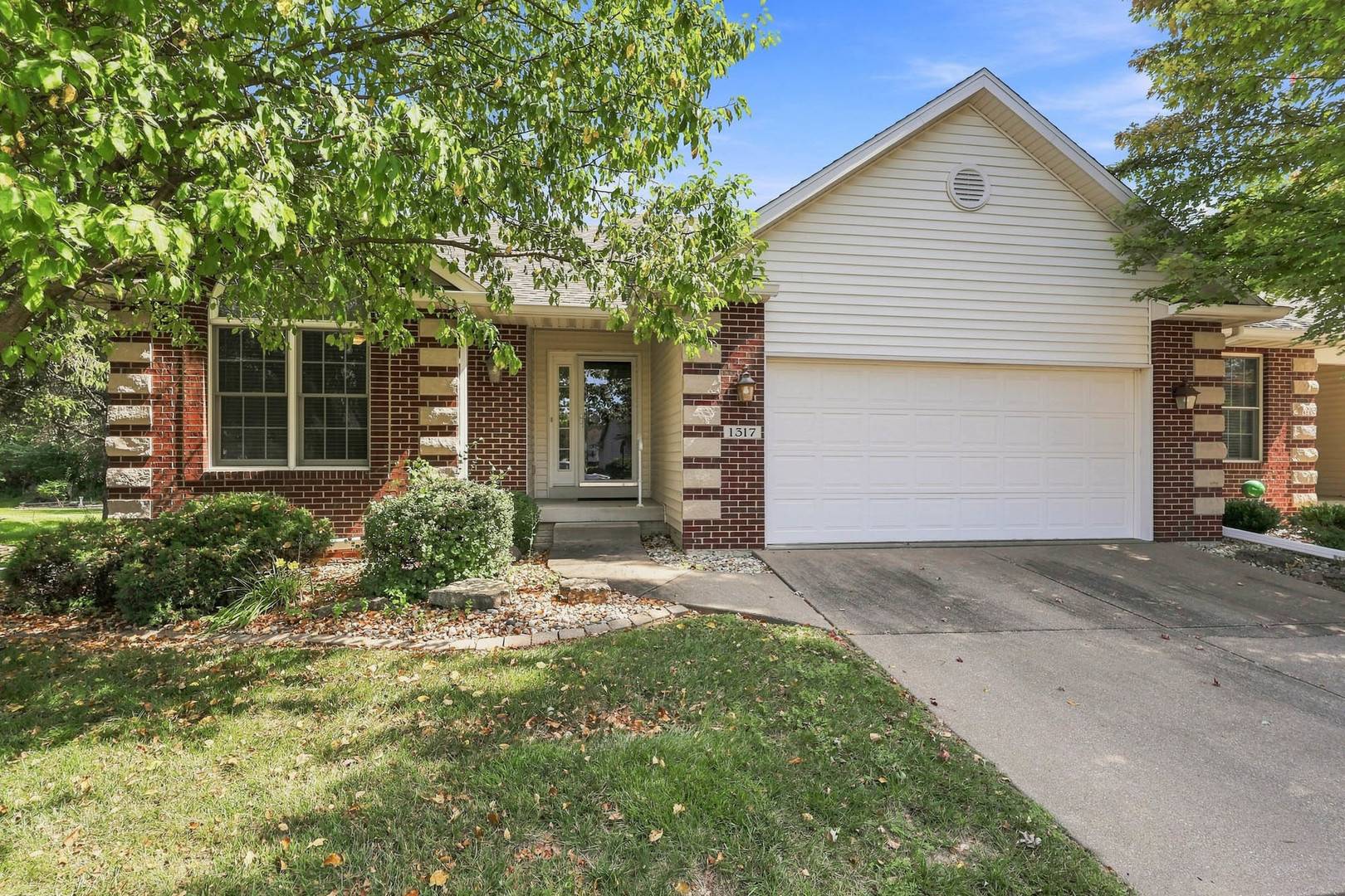 1317 33rd Ave. CIR, Silvis, IL 61282