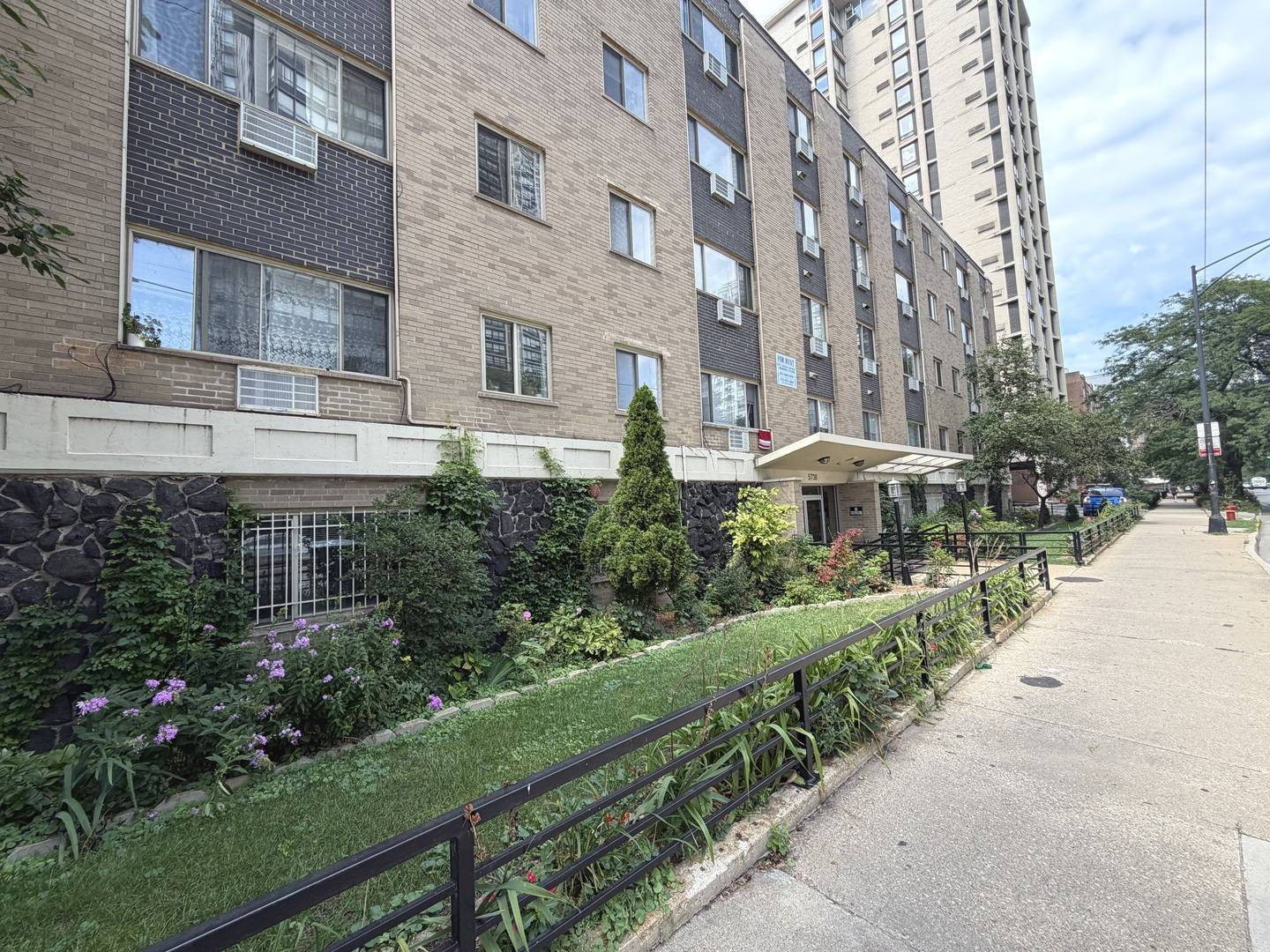 5730 N Sheridan RD #505, Chicago, IL 60660