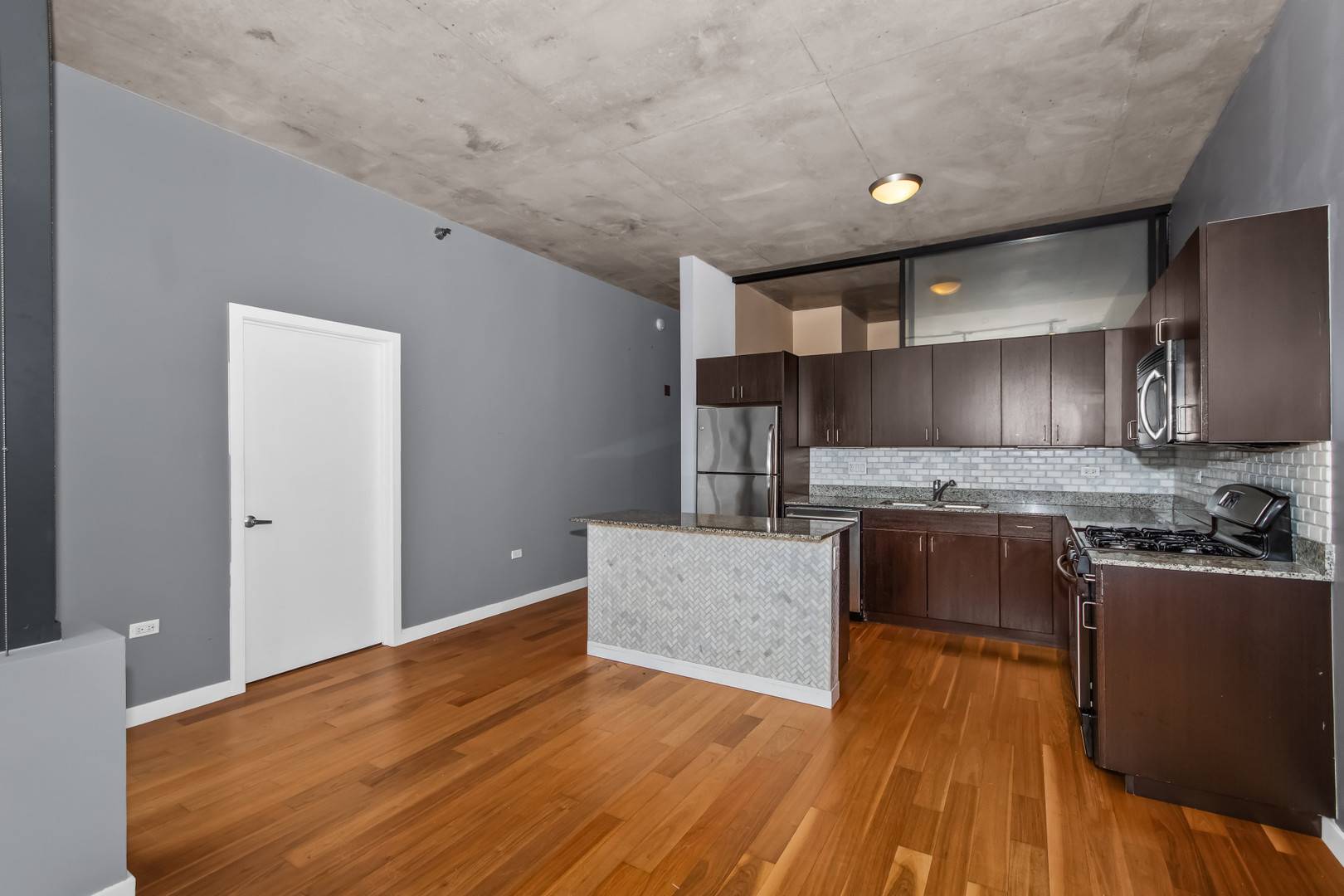 235 W Van Buren ST #2002, Chicago, IL 60607