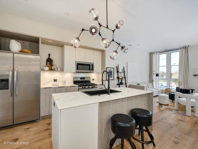 11 W Prospect AVE #220, Mount Prospect, IL 60056